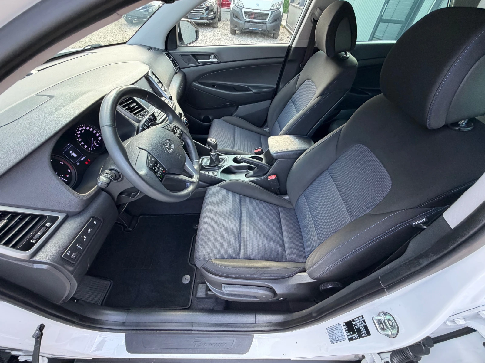 Hyundai Tucson 2.0CRDI* 6SPEED* NAVI* 064755KM* EVRO6, снимка 11 - Автомобили и джипове - 55438961