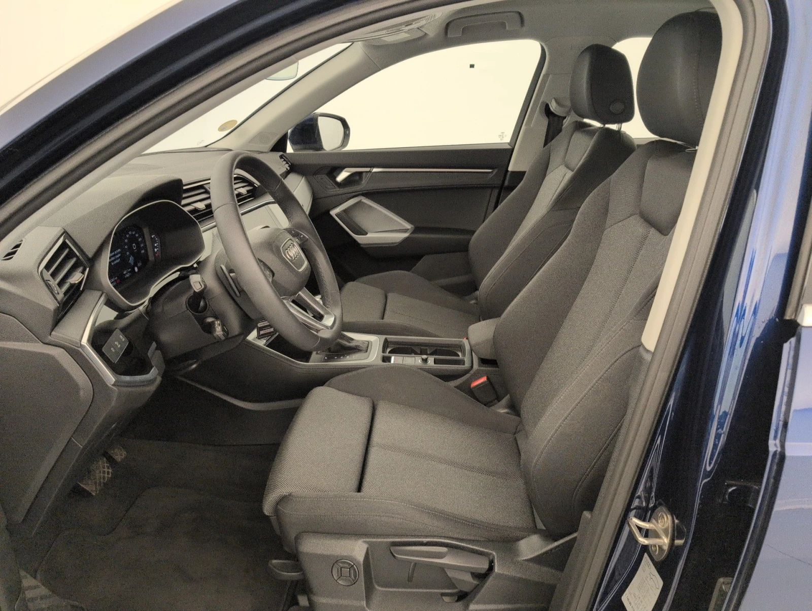 Audi Q3 35 TDI Business Автоматик Навигация, снимка 9 - Автомобили и джипове - 56068156
