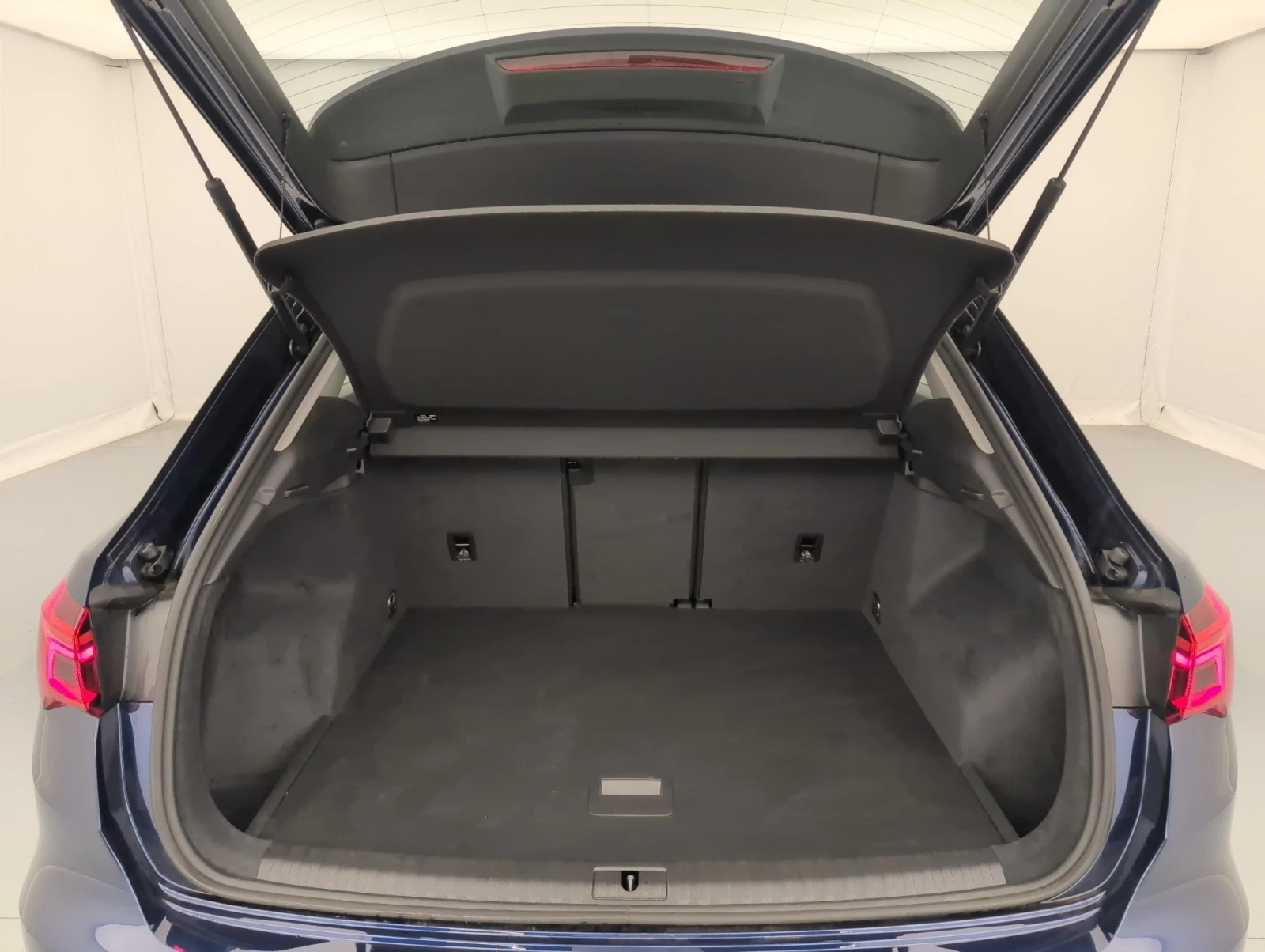 Audi Q3 35 TDI Business Автоматик Навигация, снимка 16 - Автомобили и джипове - 56068156