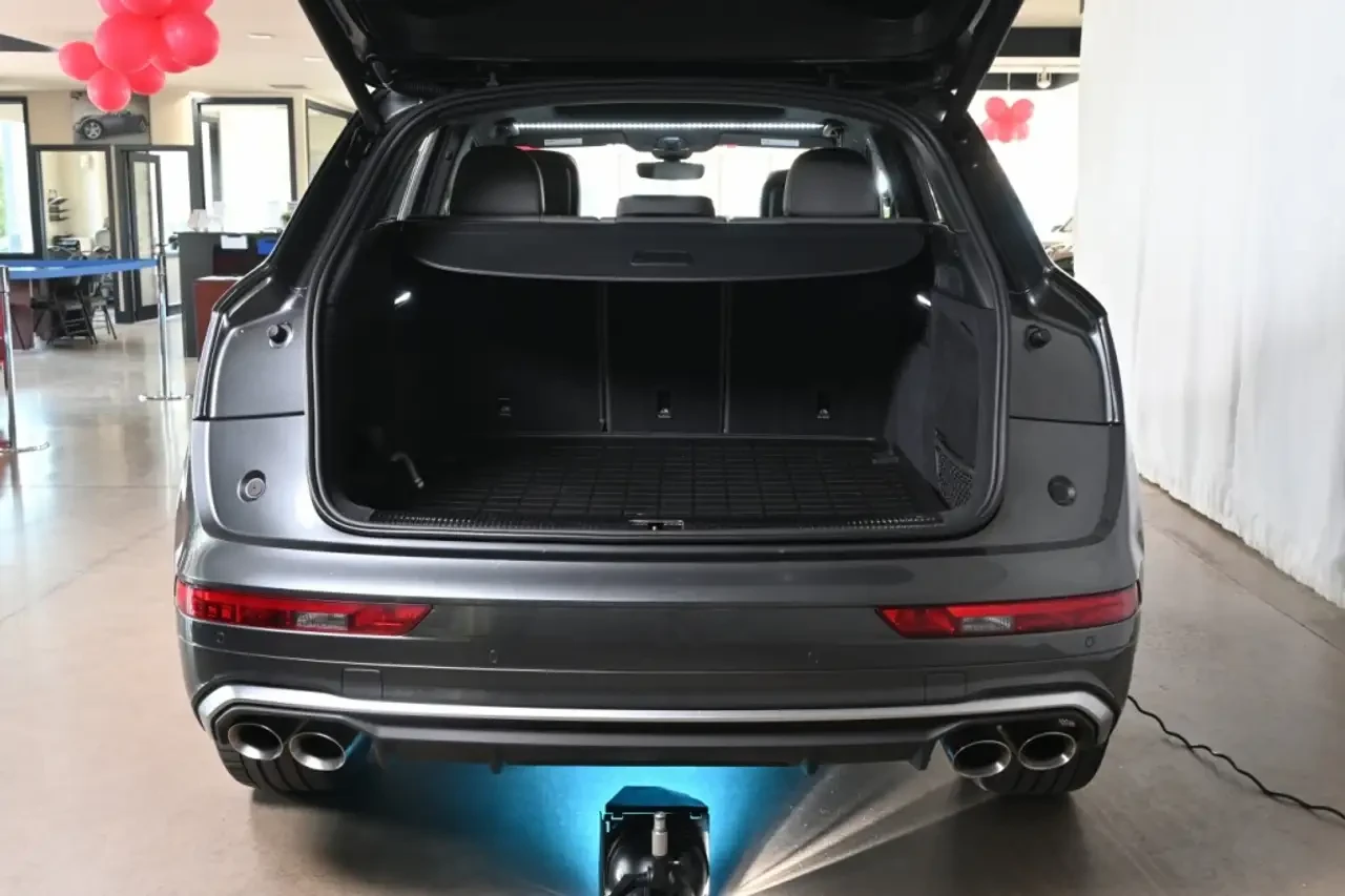 Audi SQ5, снимка 15 - Автомобили и джипове - 56227000