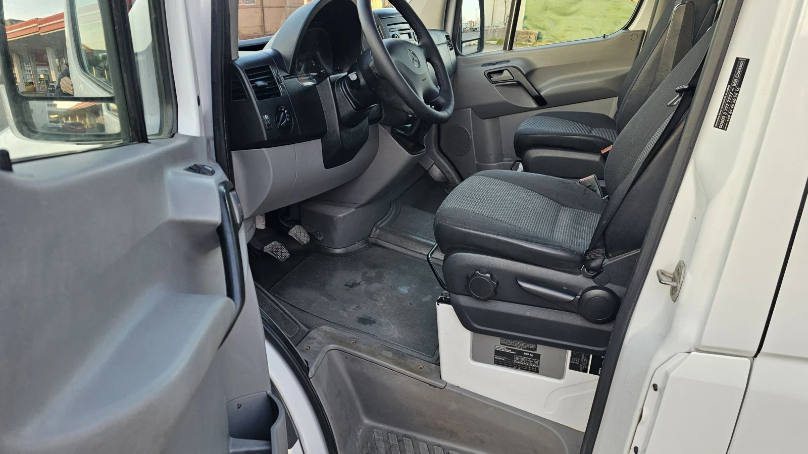 Mercedes-Benz Sprinter 211 CDI - 9 места, двигател OM646, снимка 8 - Бусове и автобуси - 53881625