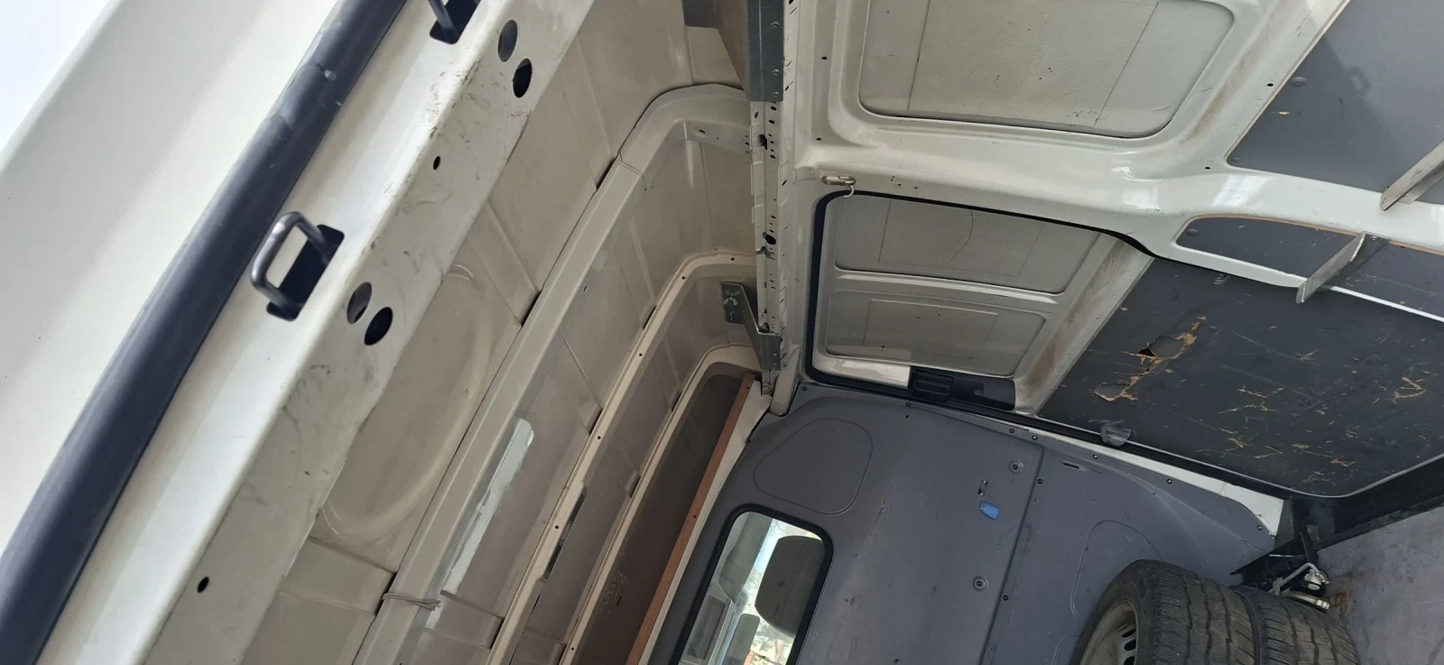 VW T5 2.5 TDI 131к.с отличен мотор и скорости , снимка 6 - Бусове и автобуси - 54090921