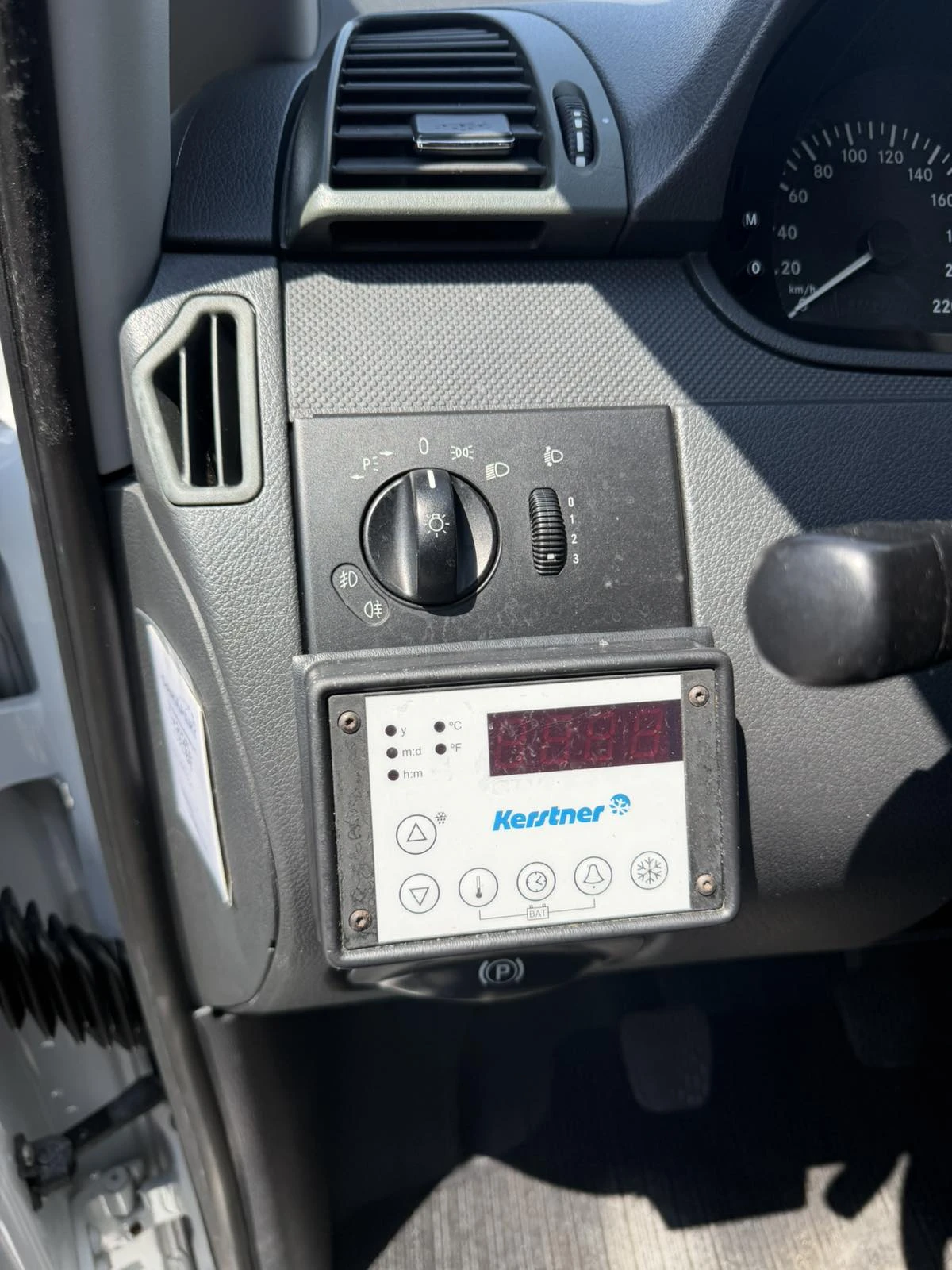 Mercedes-Benz Vito 113CDI/Хладилен/Клима/Kerstner, снимка 9 - Бусове и автобуси - 55446660