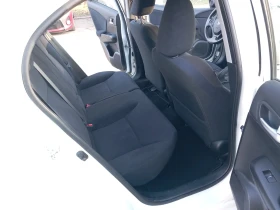 Honda Civic 1.8i CARBON - 7400 € / 14473.14 лв. - 97126275 12