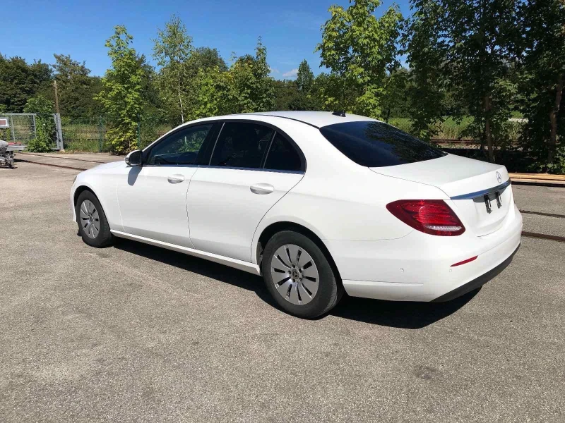 Mercedes-Benz E 200, снимка 8 - Автомобили и джипове - 48869555