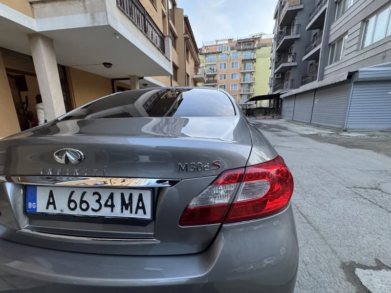 Infiniti M 30dS, снимка 16 - Автомобили и джипове - 48898718