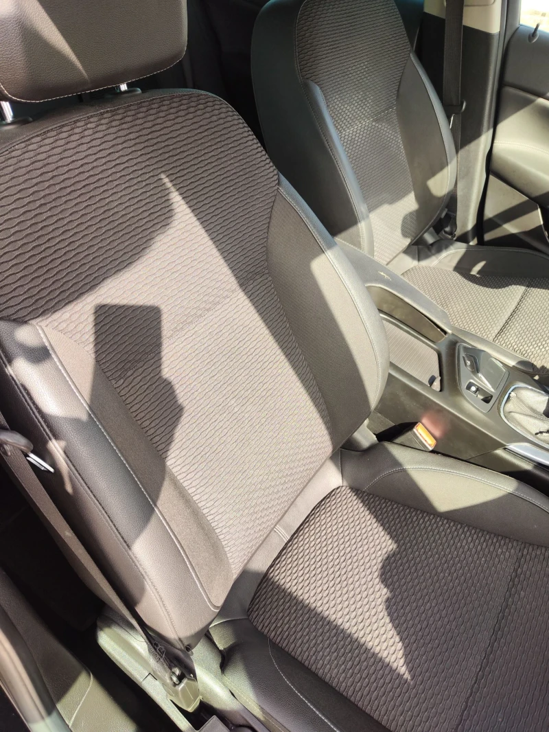 Opel Insignia 2.0 CDTI 140 K.S., снимка 9 - Автомобили и джипове - 49977247