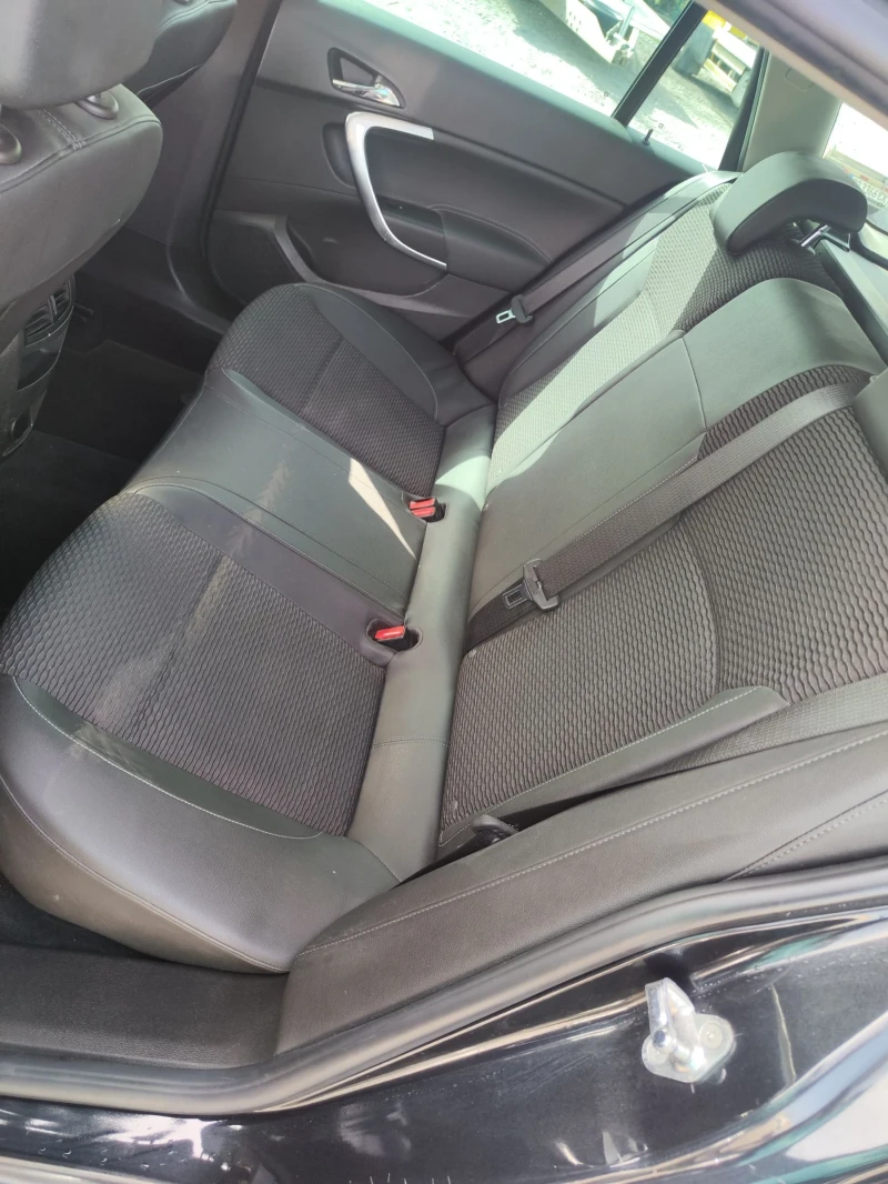 Opel Insignia 2.0 CDTI 140 K.S., снимка 15 - Автомобили и джипове - 49977247