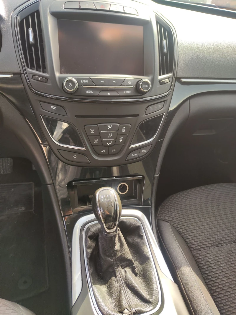 Opel Insignia 2.0 CDTI 140 K.S., снимка 11 - Автомобили и джипове - 49977247