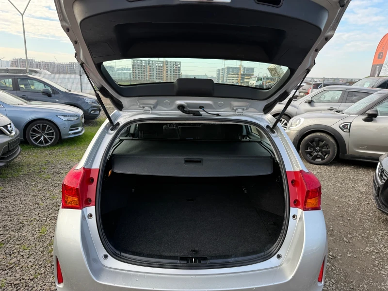 Toyota Auris 1.6i CH 132ks AUTOMAT, снимка 8 - Автомобили и джипове - 52747284