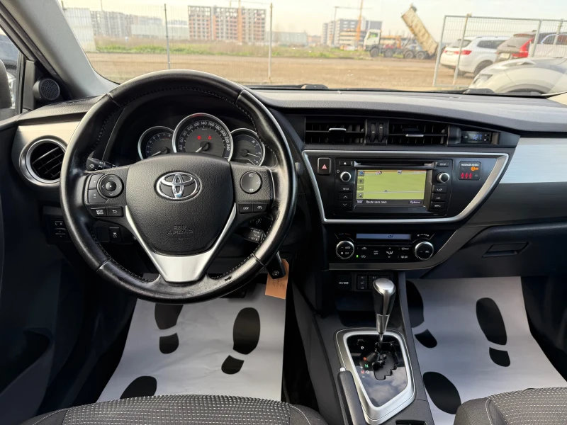 Toyota Auris 1.6i CH 132ks AUTOMAT, снимка 10 - Автомобили и джипове - 52747284