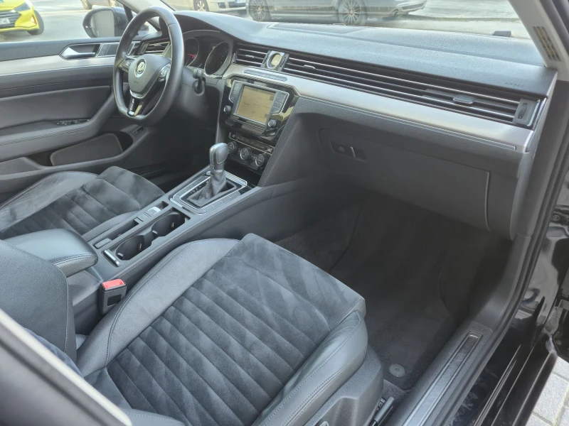 VW Passat 2.0TDI#Hightline#FULL LED#, снимка 10 - Автомобили и джипове - 53081003