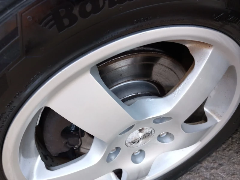 Honda Civic 1.8i CARBON, снимка 15 - Автомобили и джипове - 53213046