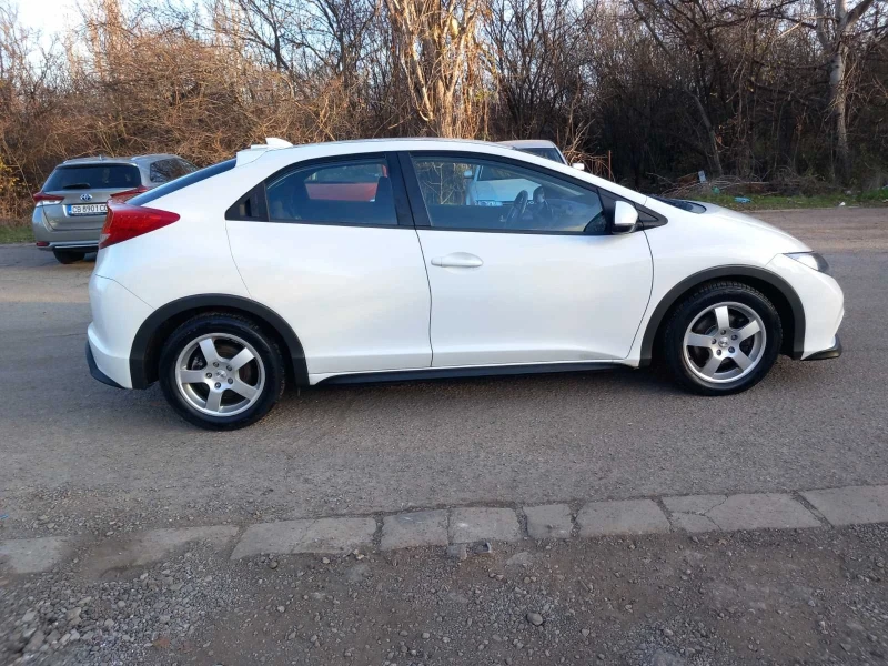 Honda Civic 1.8i CARBON, снимка 4 - Автомобили и джипове - 53213046