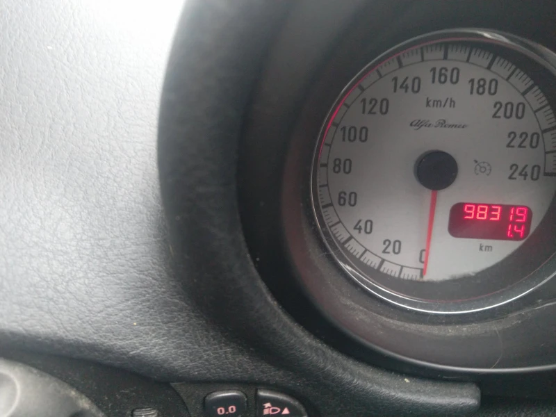 Alfa Romeo Gt 1.8i 16V, снимка 10 - Автомобили и джипове - 53283139