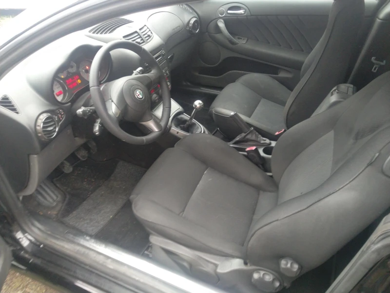 Alfa Romeo Gt 1.8i 16V, снимка 14 - Автомобили и джипове - 53283139