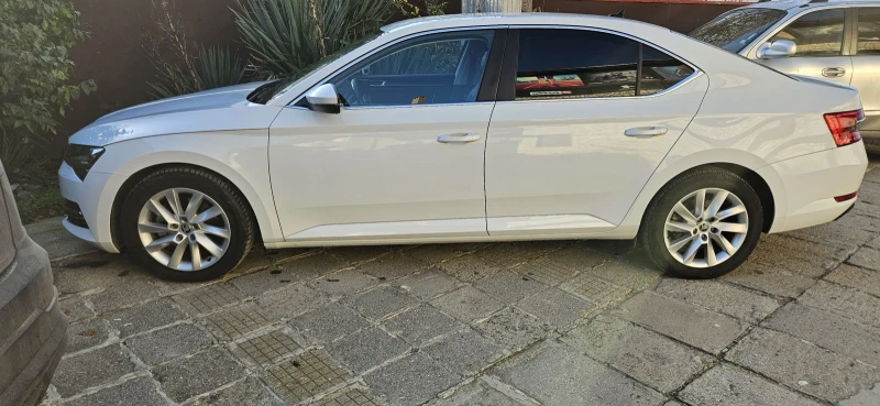 Skoda Superb, снимка 9 - Автомобили и джипове - 53285936