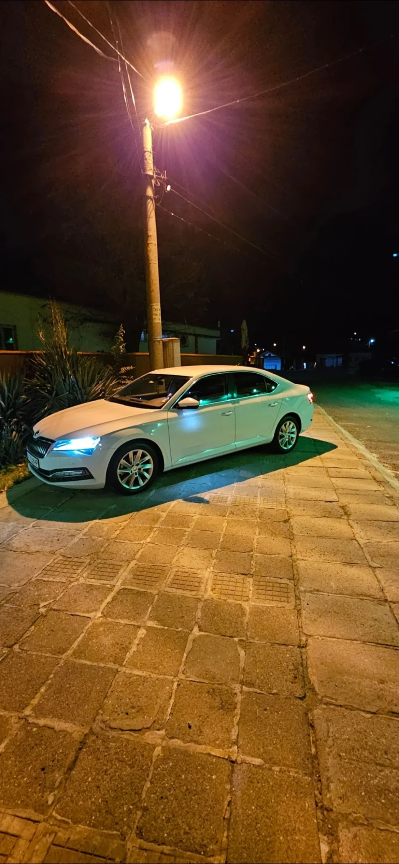 Skoda Superb, снимка 11 - Автомобили и джипове - 53285936