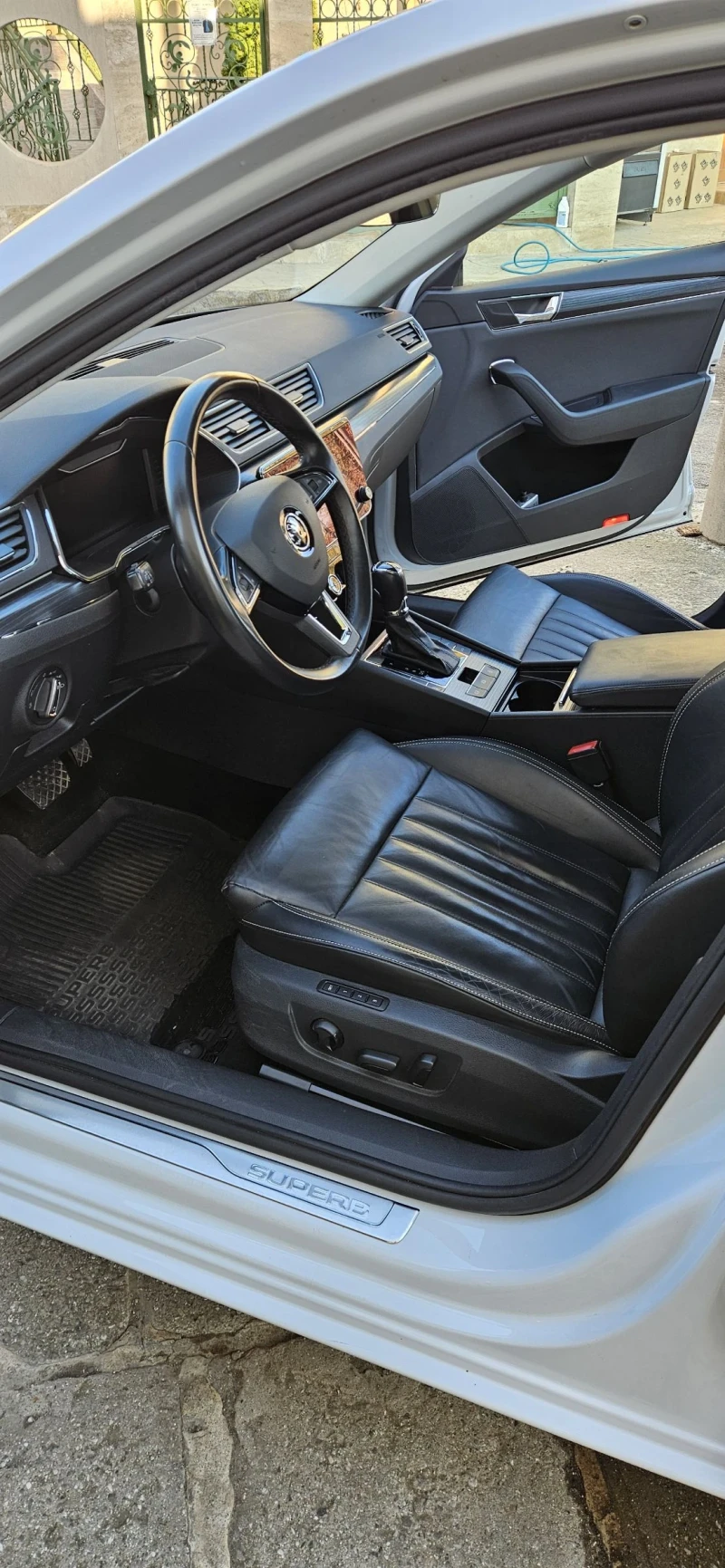 Skoda Superb, снимка 3 - Автомобили и джипове - 53285936