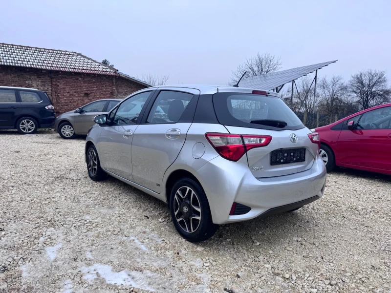 Toyota Yaris 1.5i Автоматик, снимка 3 - Автомобили и джипове - 53445368