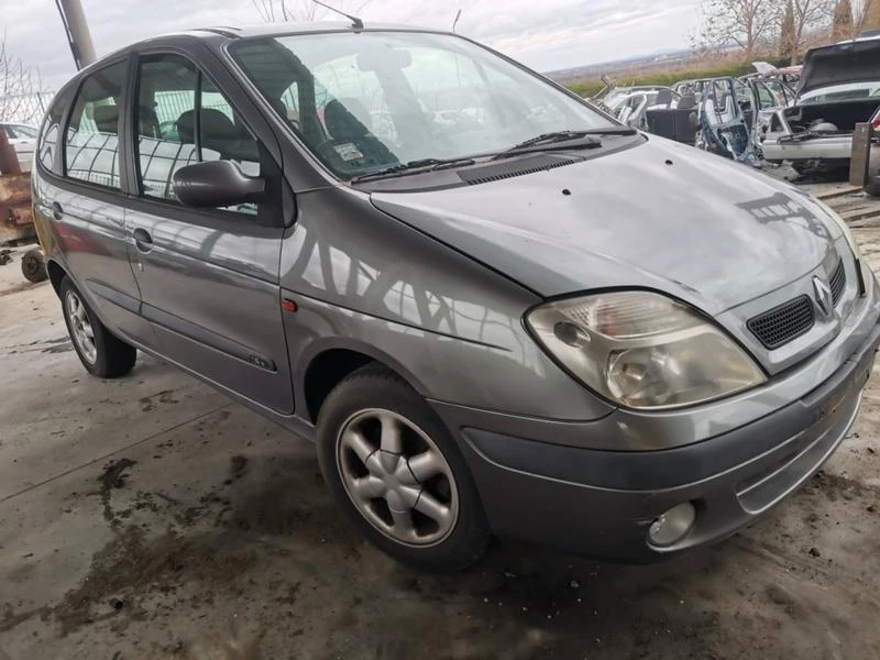 Renault Scenic 1.6 16v, снимка 2 - Автомобили и джипове - 47850505