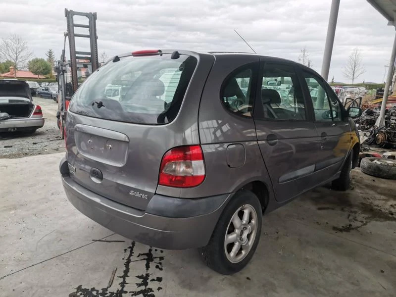 Renault Scenic 1.6 16v, снимка 6 - Автомобили и джипове - 47850505