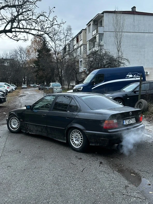 BMW 318, снимка 3 - Автомобили и джипове - 48178538