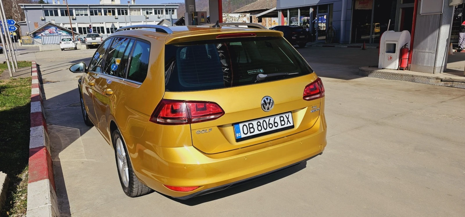 VW Golf ЗаводскиМетан-Подготвен за такси* Автомат - изображение 4