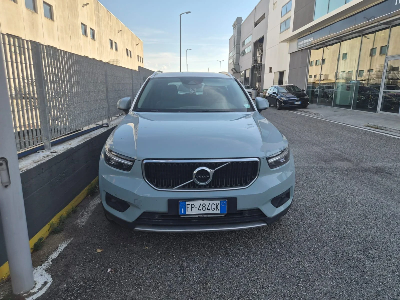Volvo XC40 КАТО НОВ