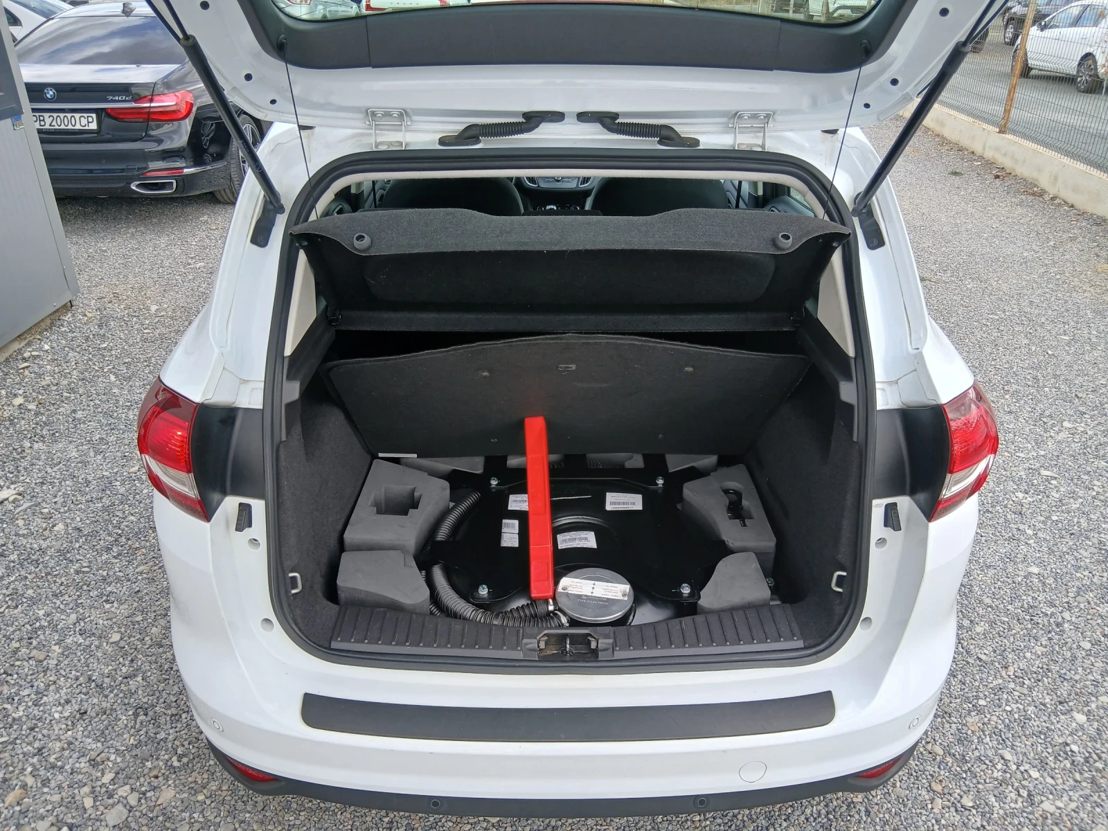 Ford C-max 1.6-120 коня ГАЗ КАТО НОВ, снимка 16 - Автомобили и джипове - 49744735