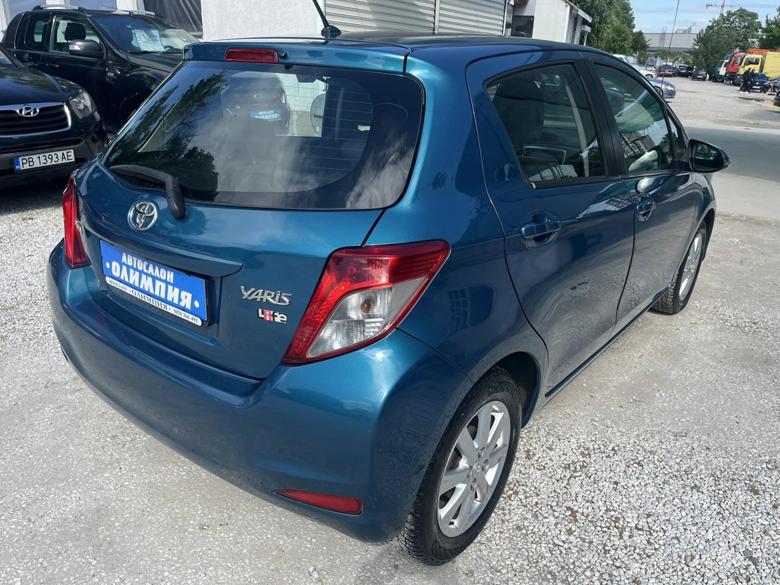 Toyota Yaris 1.3 VVTi-100 к.с. - изображение 6