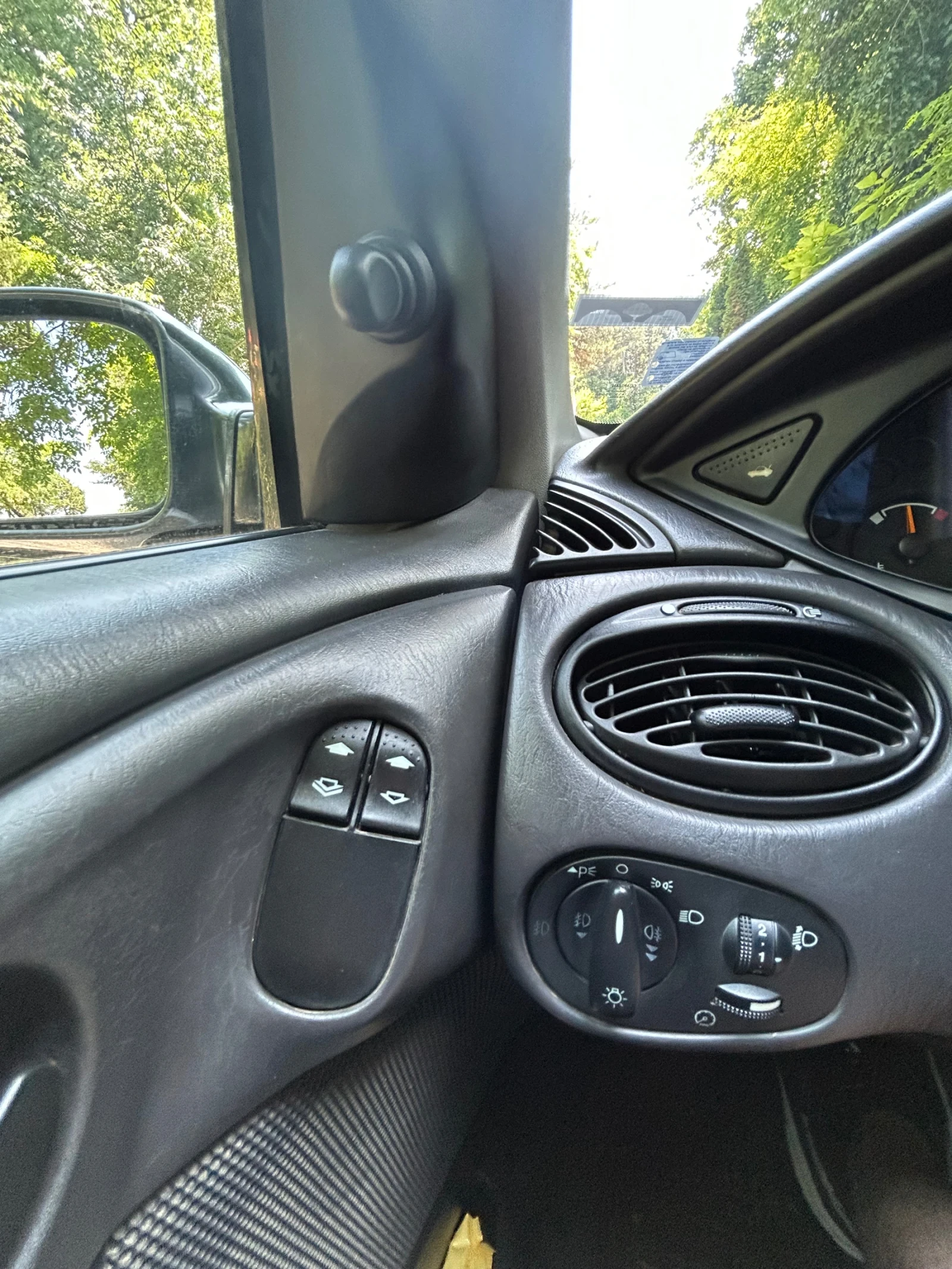 Ford Focus 1.8 tddi 90 кс. - изображение 7
