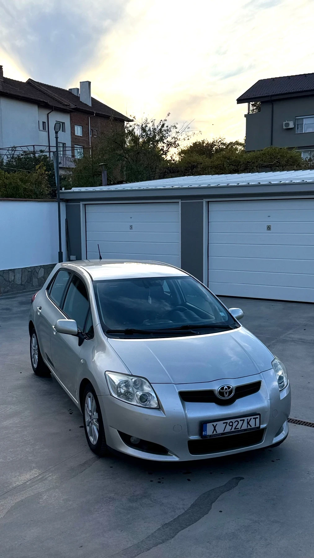 Toyota Auris 2.0 D-4D - изображение 2