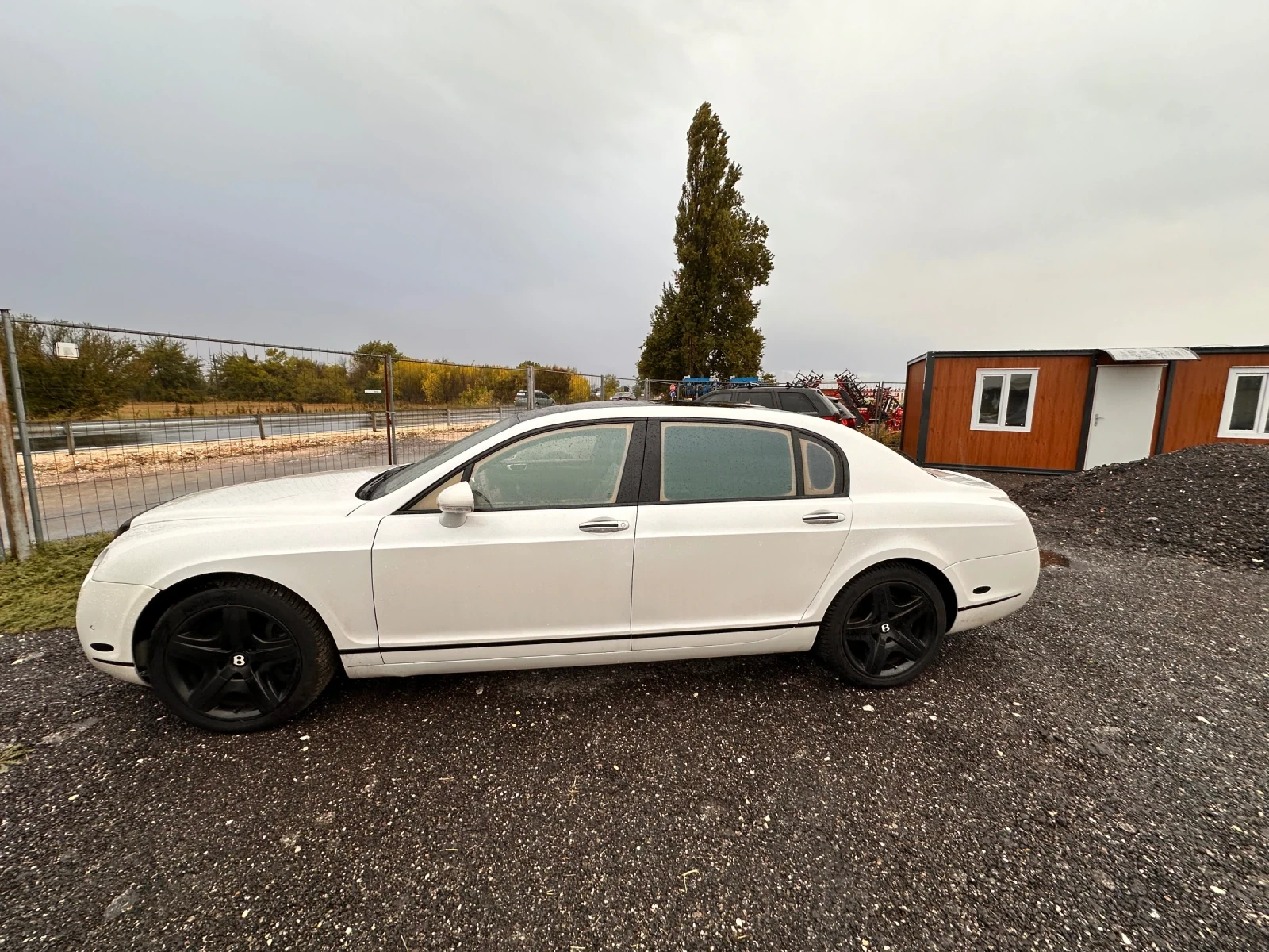 Bentley Flying Spur  - изображение 2