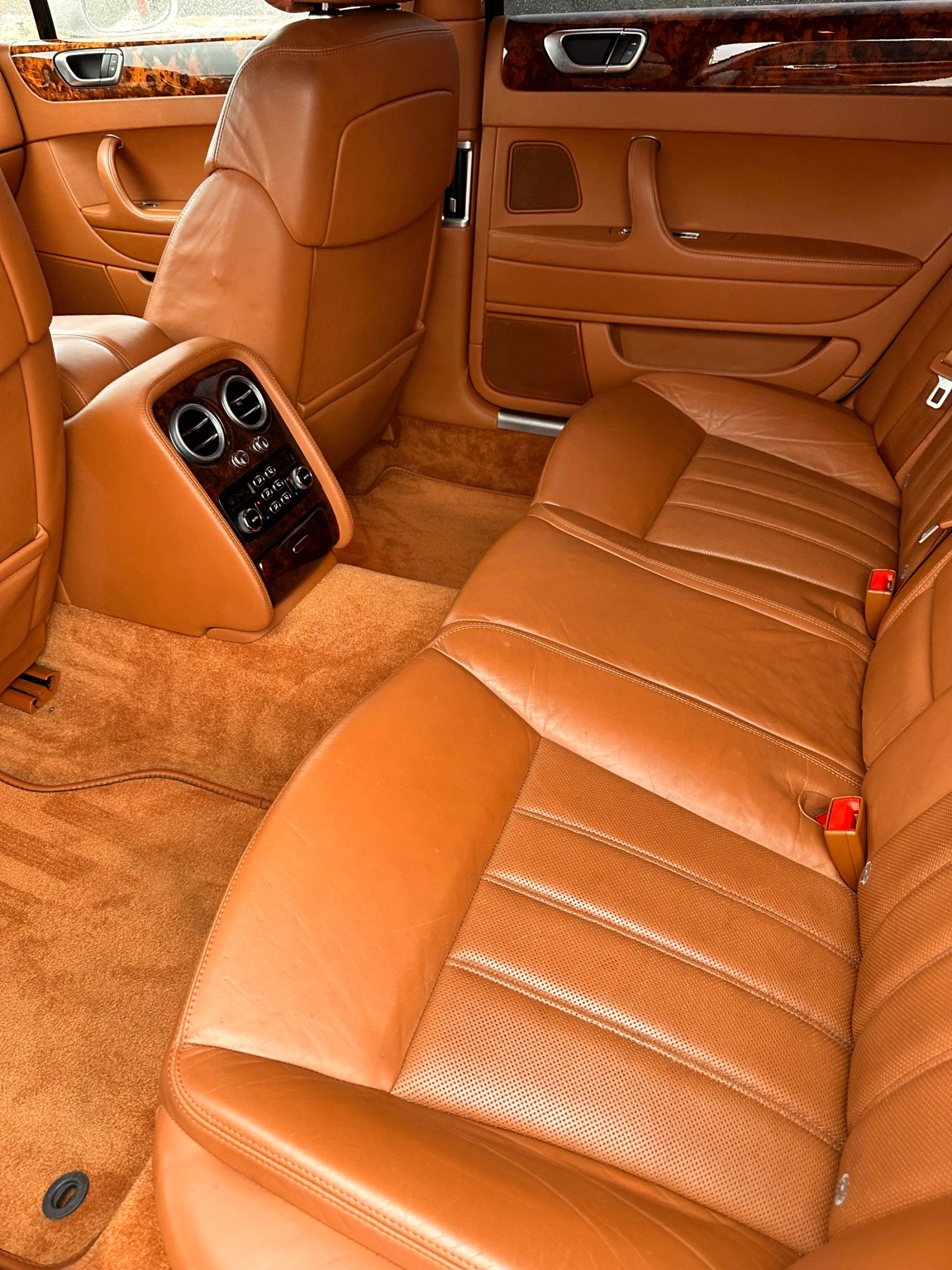 Bentley Flying Spur  - изображение 9