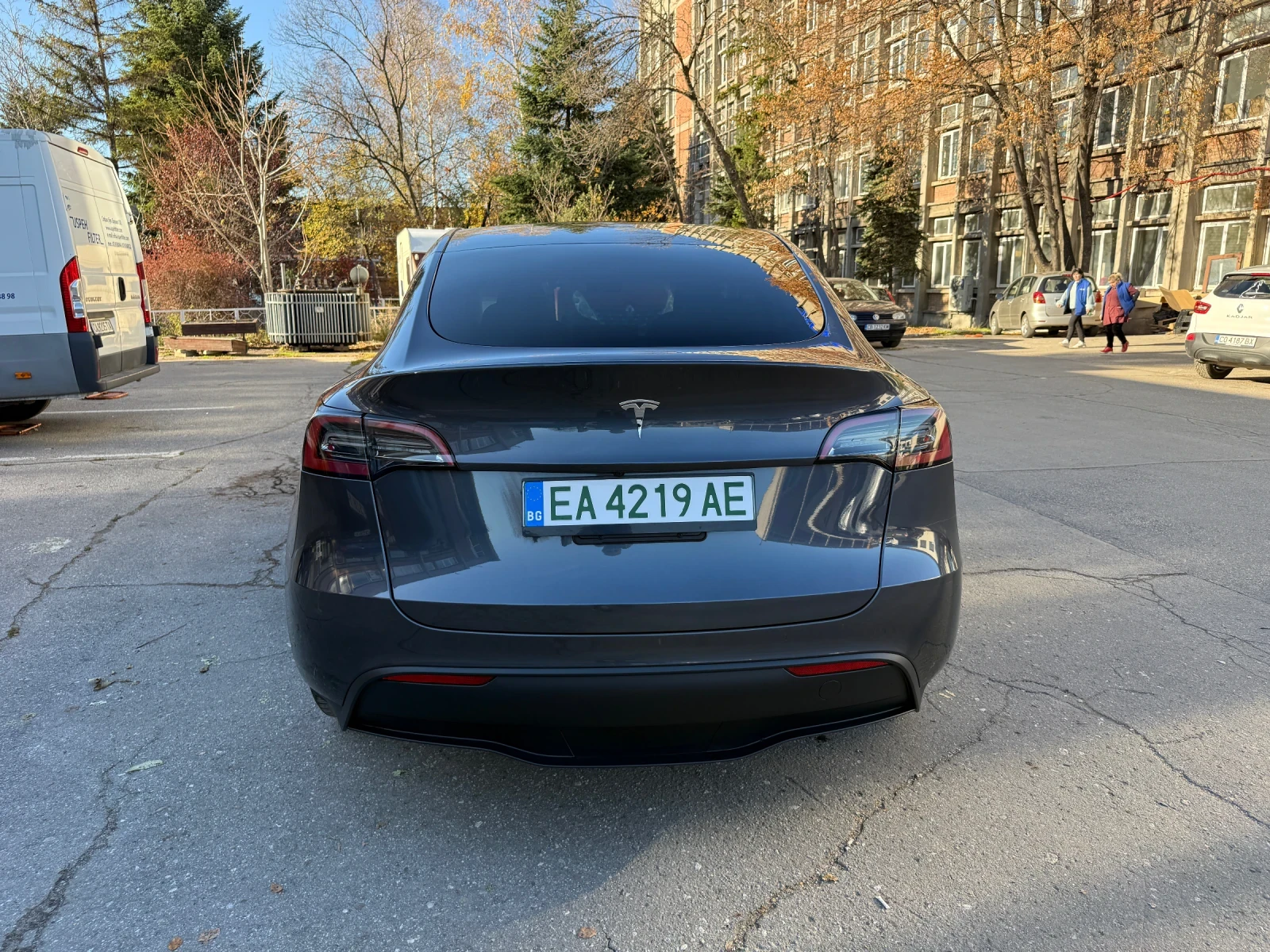 Tesla Model Y Facelift  LFP   | Mobile.bg   9
