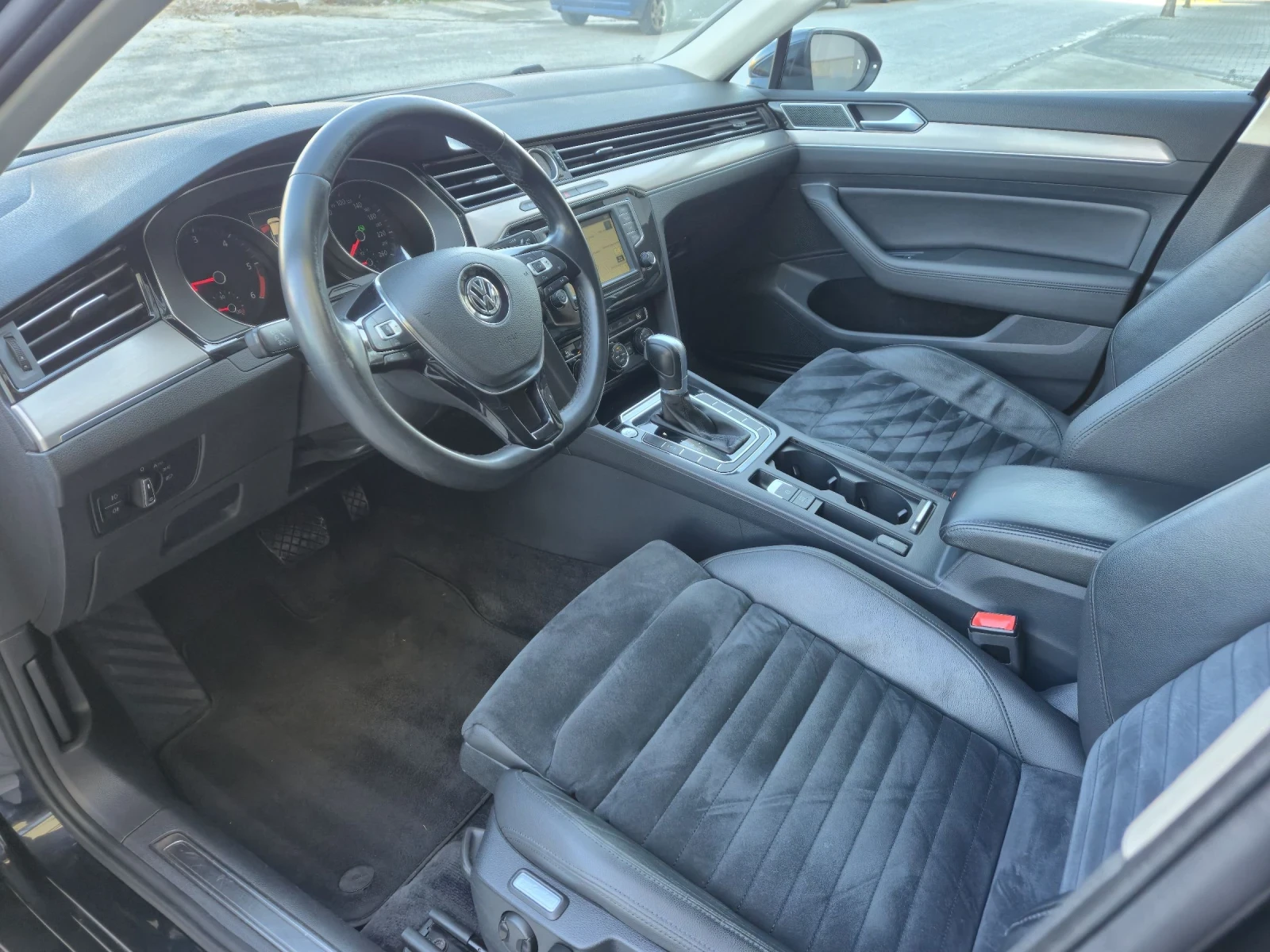 VW Passat 2.0TDI#Hightline#FULL LED# | Mobile.bg � ����������� 8