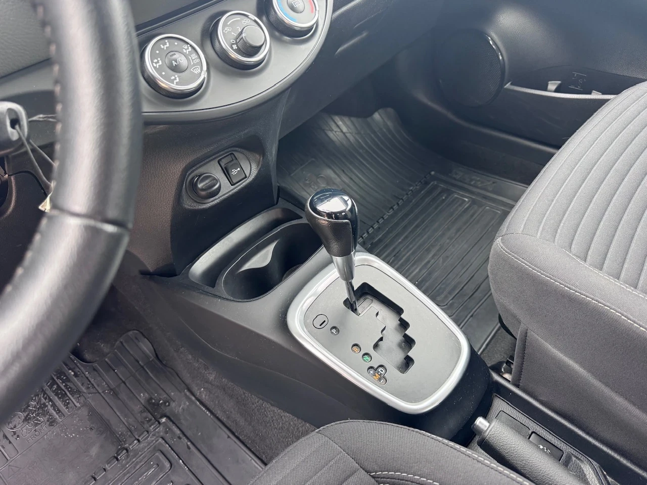 Toyota Yaris 1.5i ��������� | Mobile.bg � ����������� 15