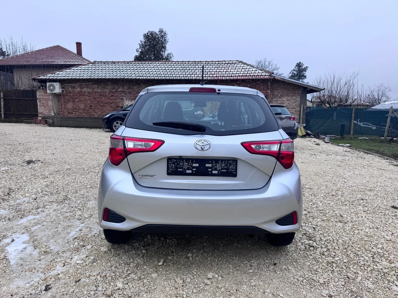 Toyota Yaris 1.5i Автоматик - изображение 4