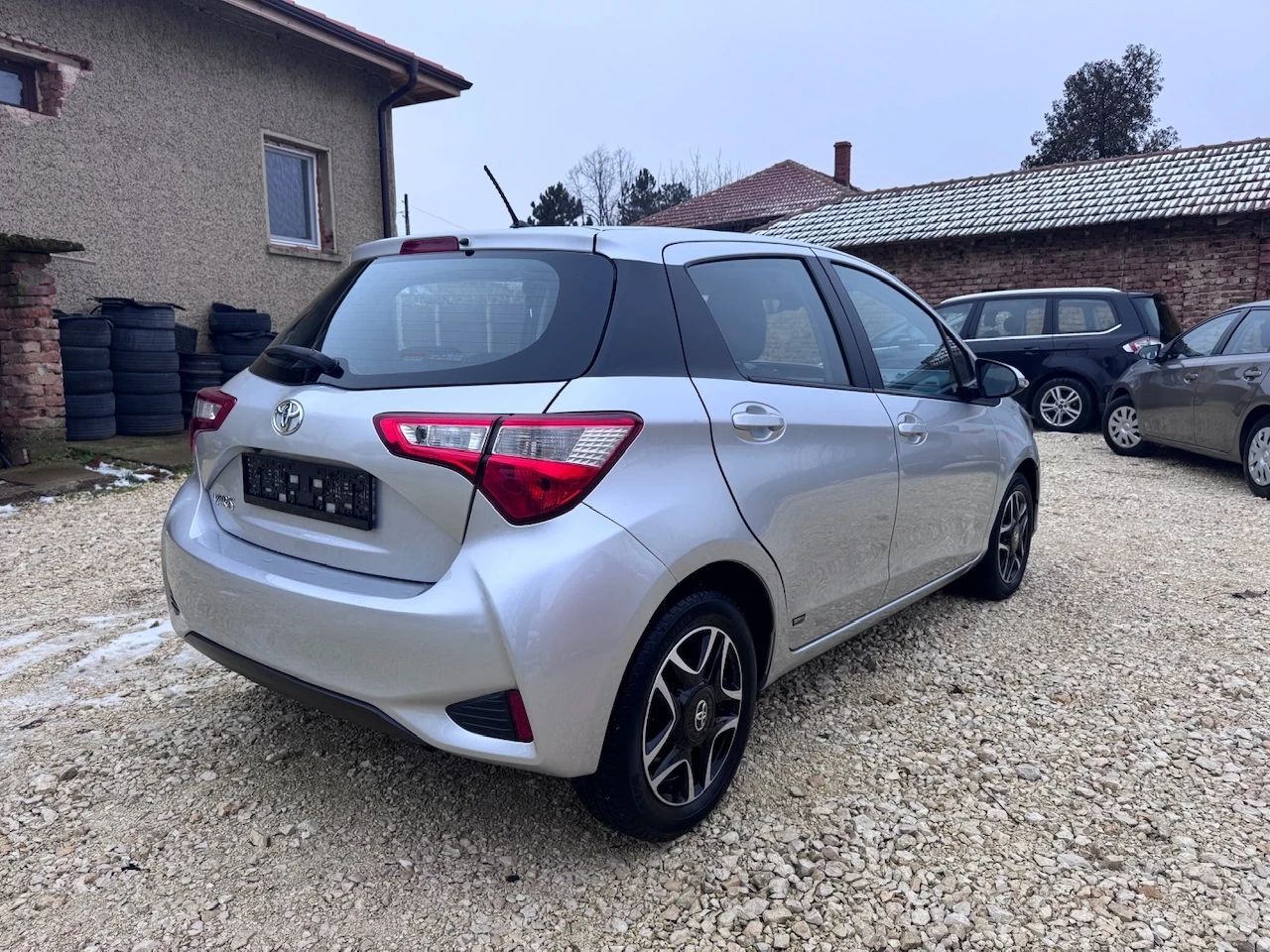 Toyota Yaris 1.5i Автоматик - изображение 5