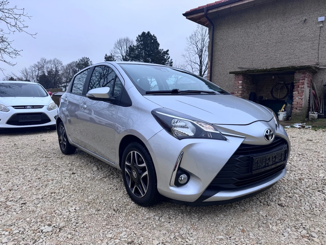 Toyota Yaris 1.5i Автоматик - изображение 7