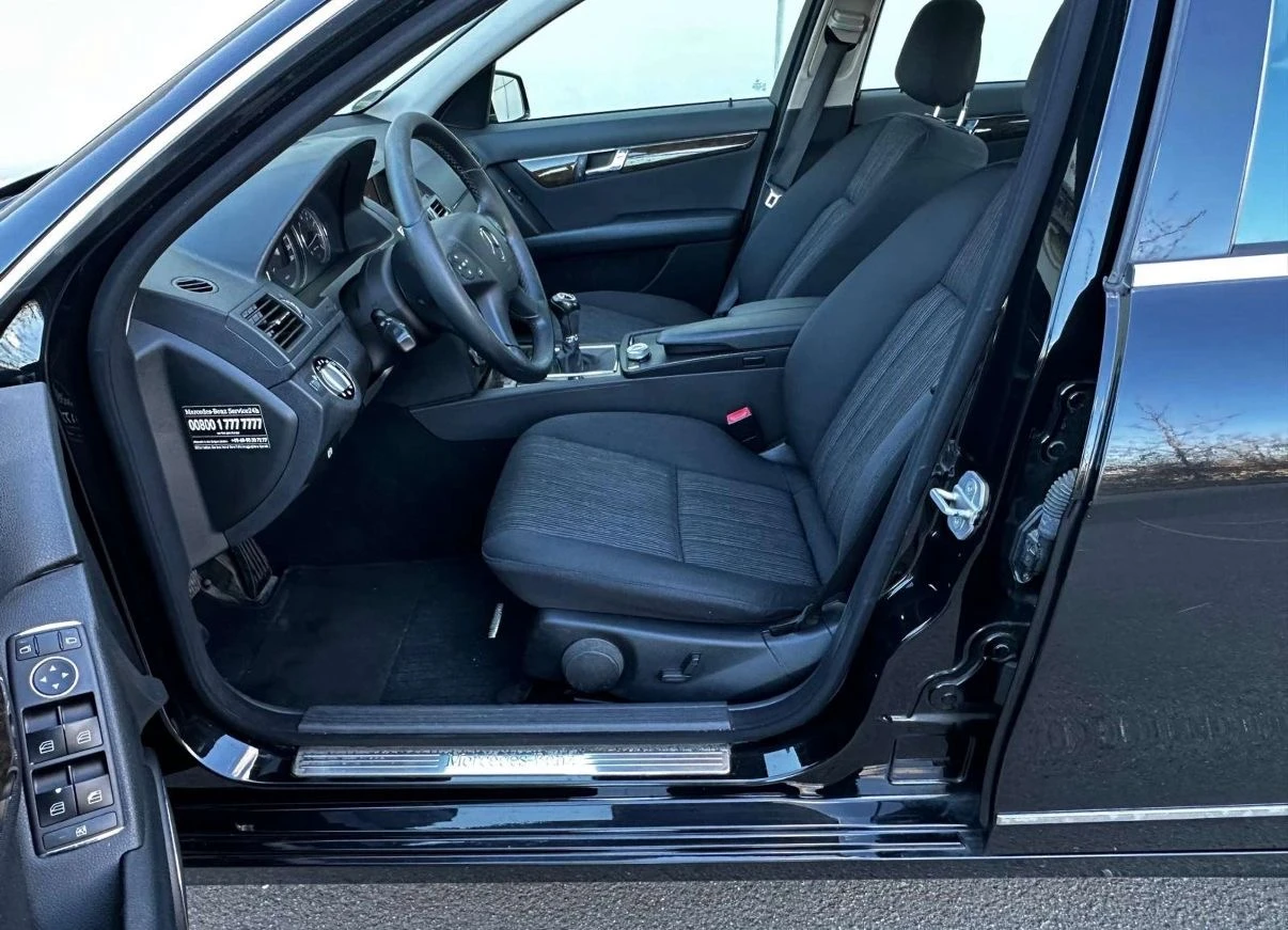 Mercedes-Benz C 180, снимка 9 - Автомобили и джипове - 54322107