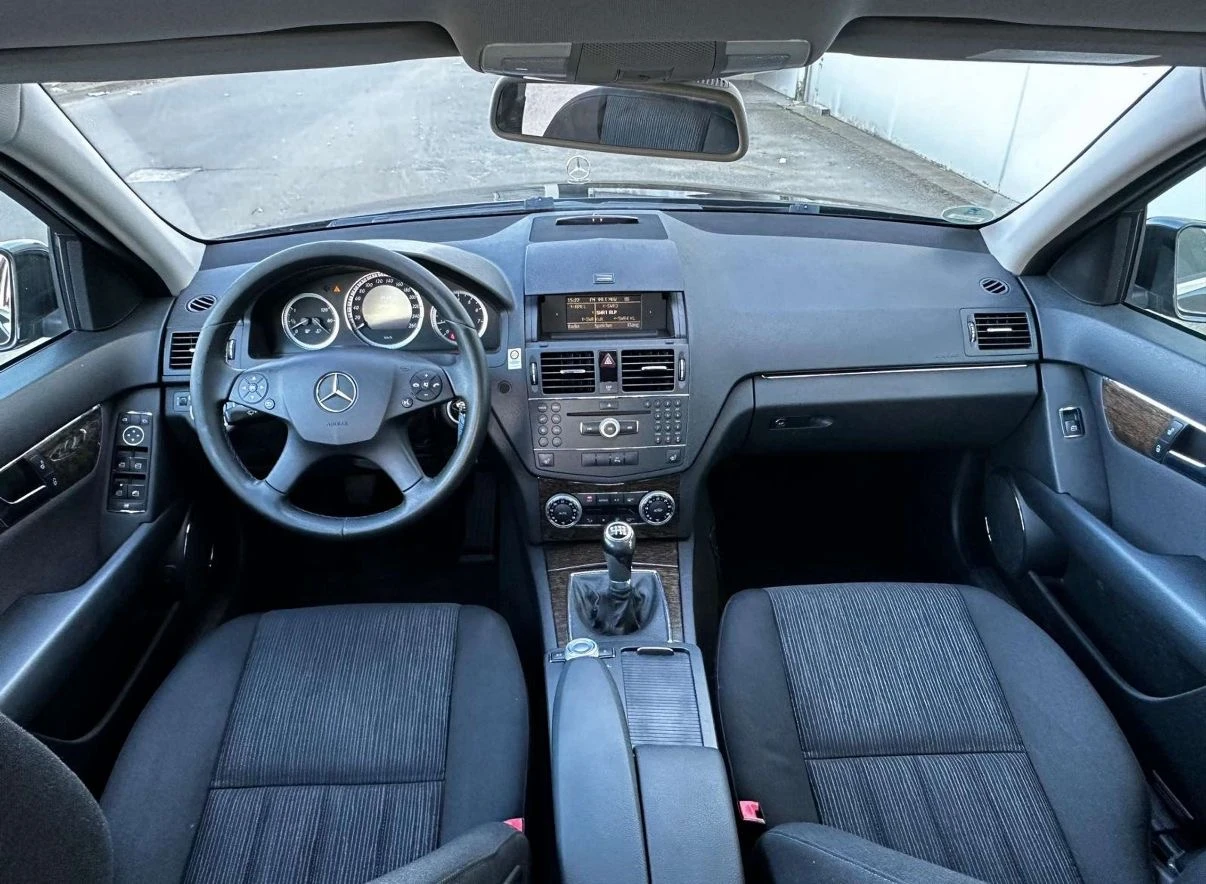 Mercedes-Benz C 180, снимка 10 - Автомобили и джипове - 54322107