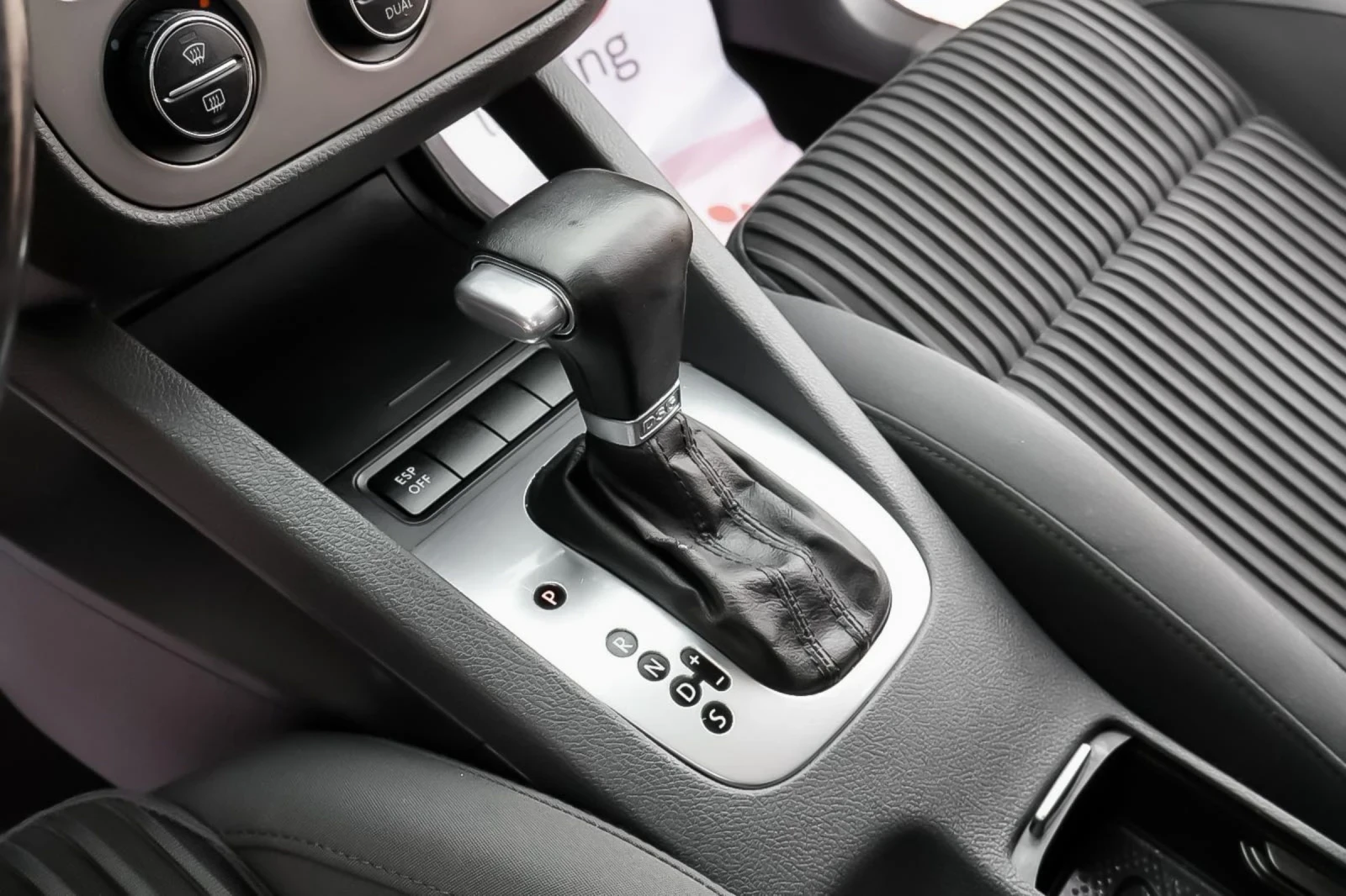 VW Golf 1.9tdi 105kc. Gti paket, снимка 14 - Автомобили и джипове - 54380433