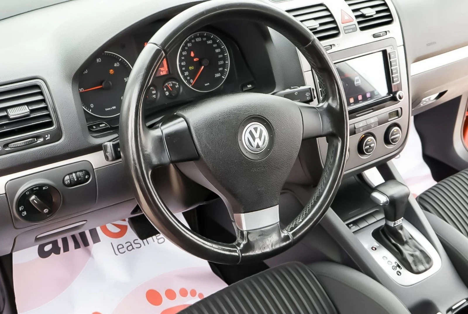 VW Golf 1.9tdi 105kc. Gti paket, снимка 17 - Автомобили и джипове - 54380433