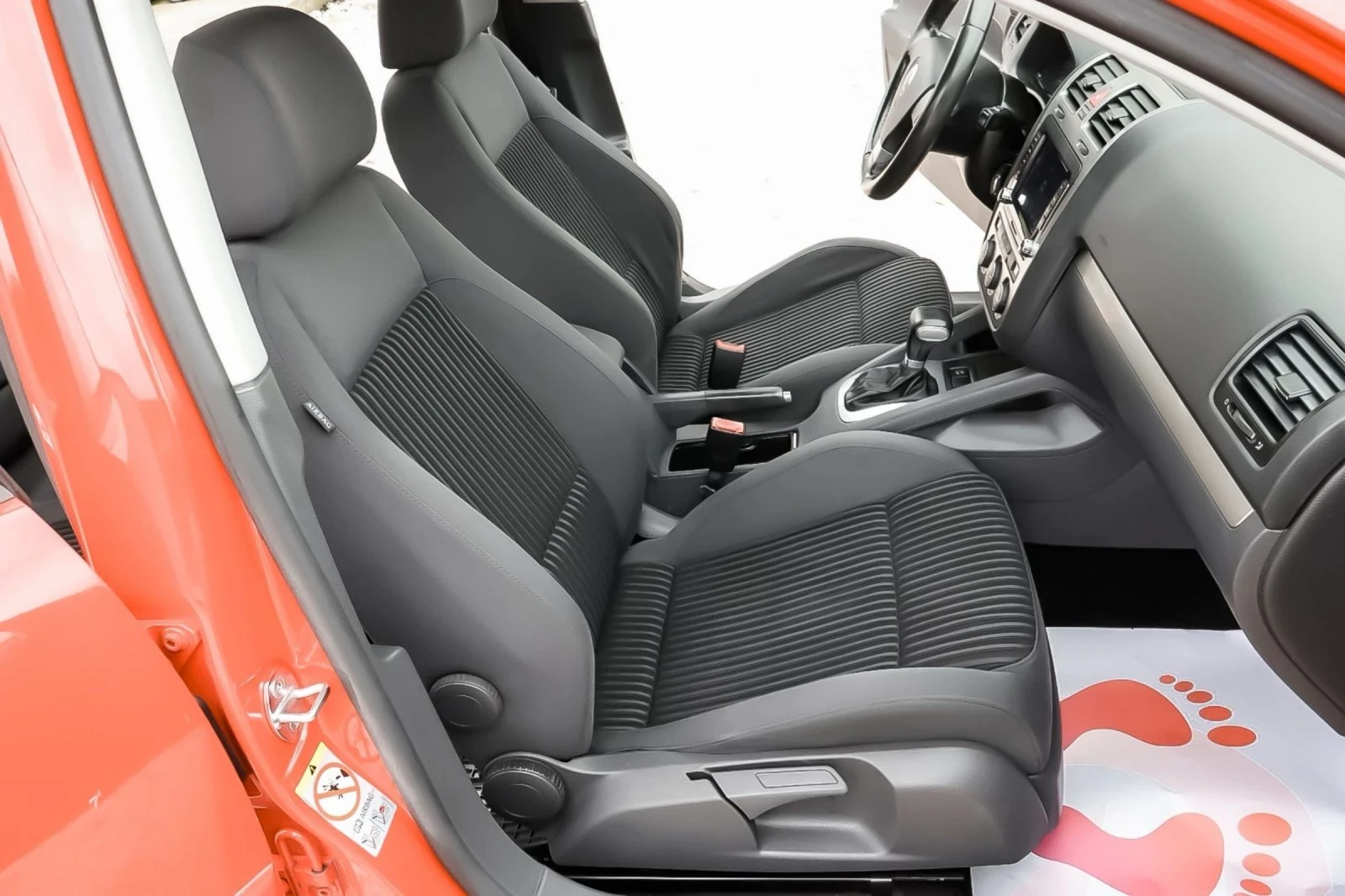 VW Golf 1.9tdi 105kc. Gti paket, снимка 10 - Автомобили и джипове - 54380433