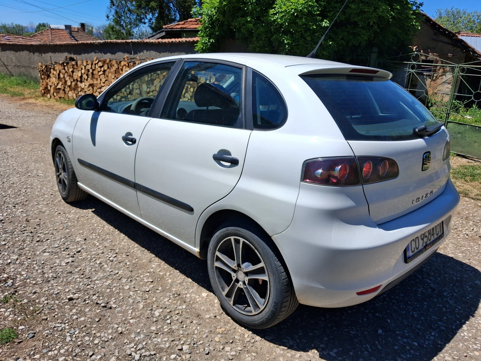 Seat Ibiza 1.2, снимка 5 - Автомобили и джипове - 54555866