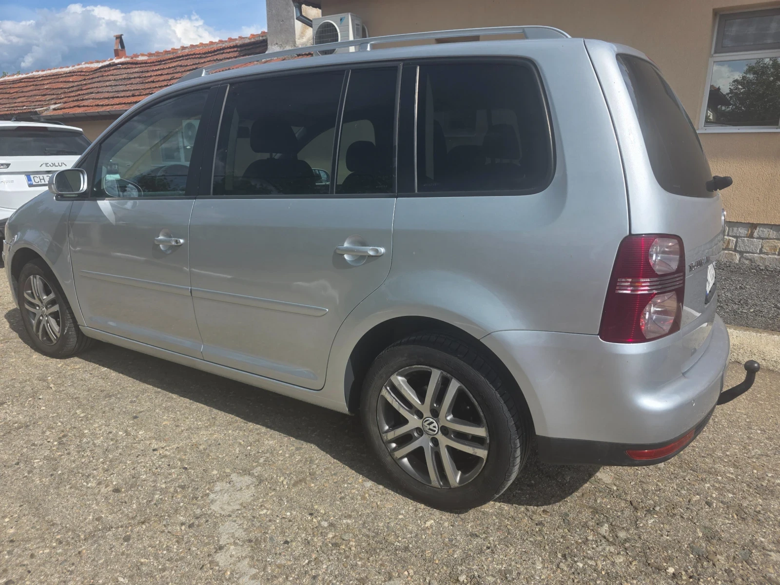 VW Touran 2.0, 140 коня, снимка 3 - Автомобили и джипове - 54669266