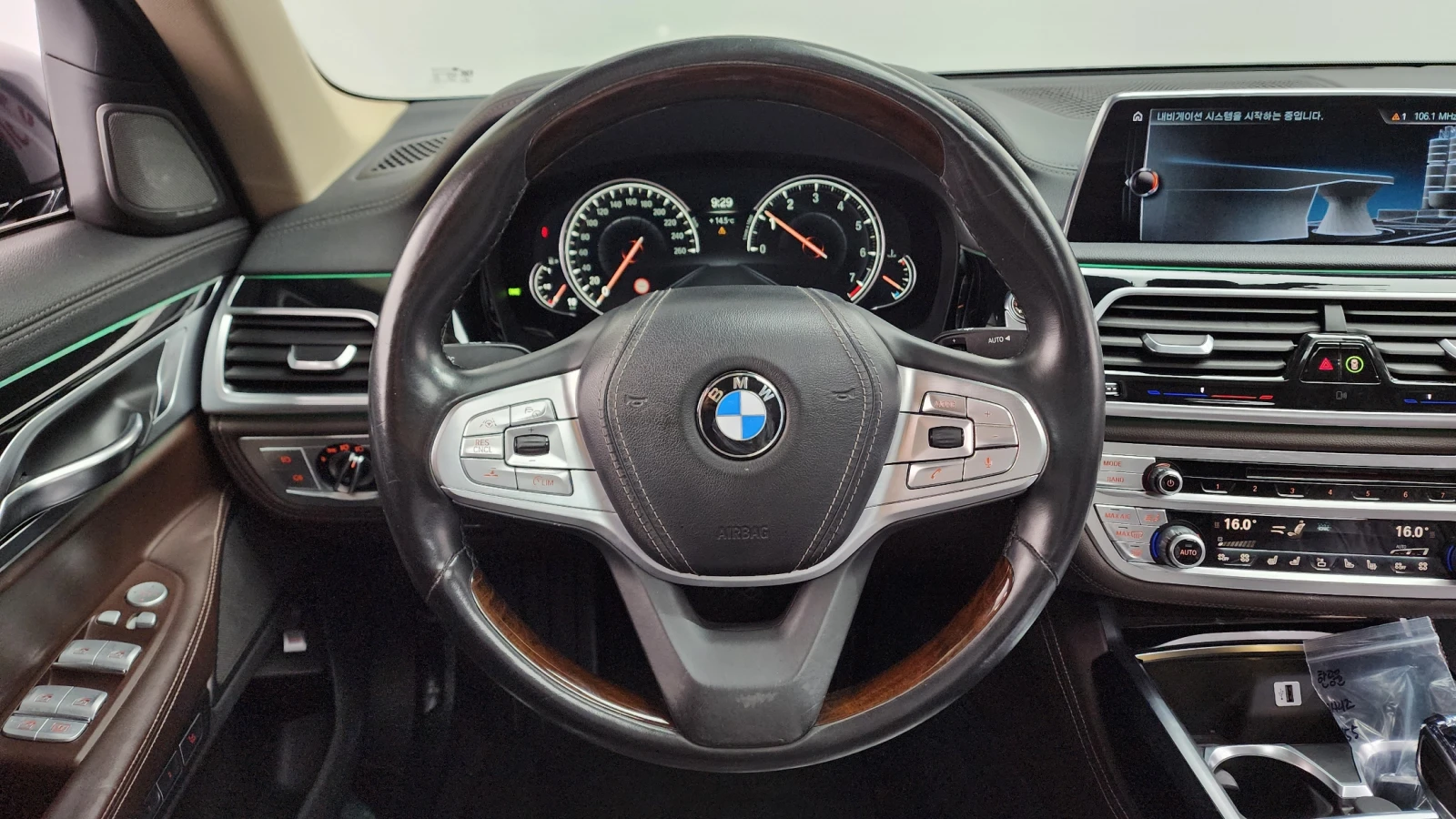 BMW 740 M760LI CONV* 360* МАСАЖ* ОБДУХ* DIS* SOFT-CLOSE* H, снимка 6 - Автомобили и джипове - 55301359