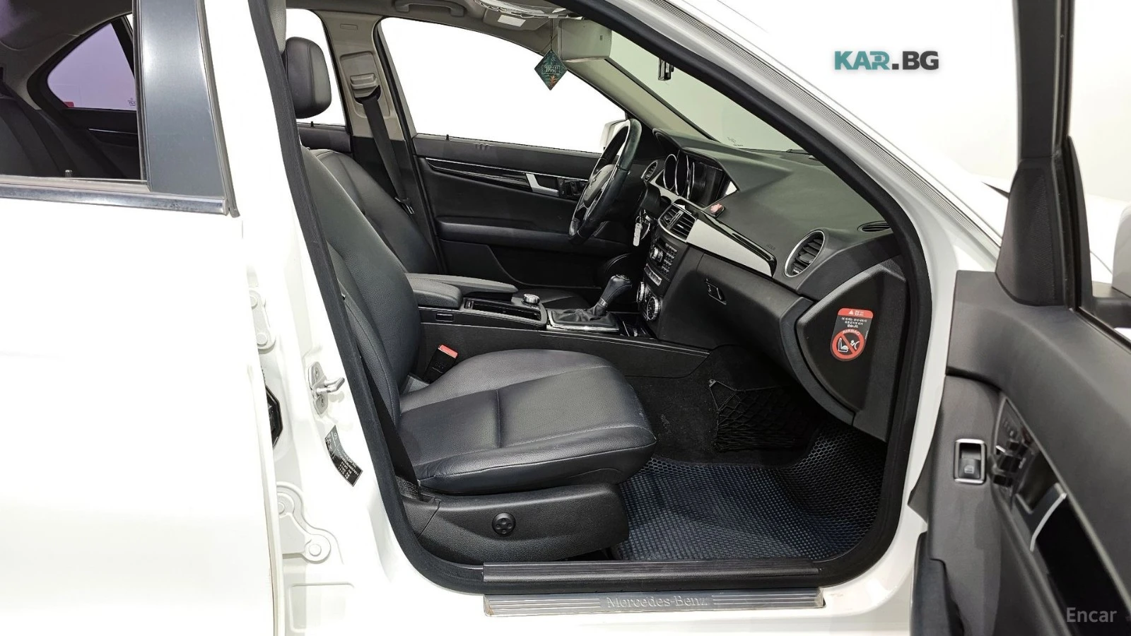 Mercedes-Benz C 220 CDI 4MATIC Edition C* КОЖА* ПАНО* ПОДГРЕВ, снимка 9 - Автомобили и джипове - 55313230